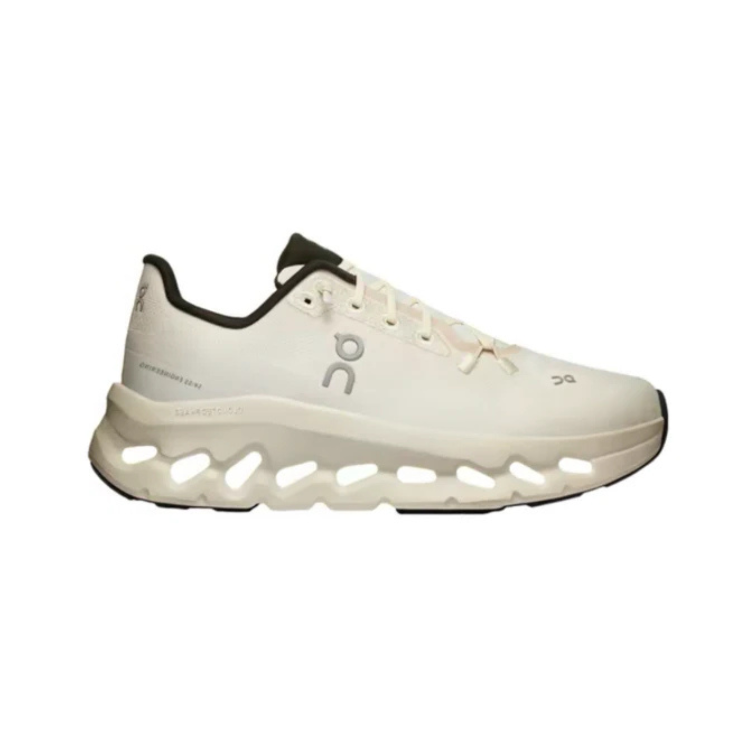 ON Cloudtilt Pearl Ivory ice - Razan Sneakers